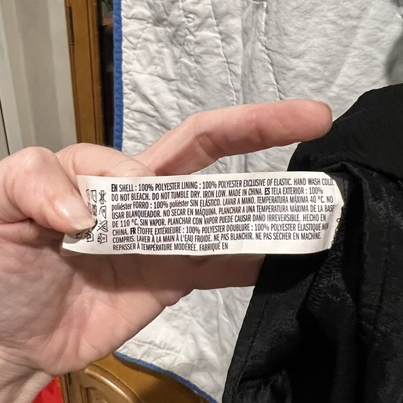 Endless Rose off the shoulder half sleeve black romper sz:medium - Picture 8 of 11